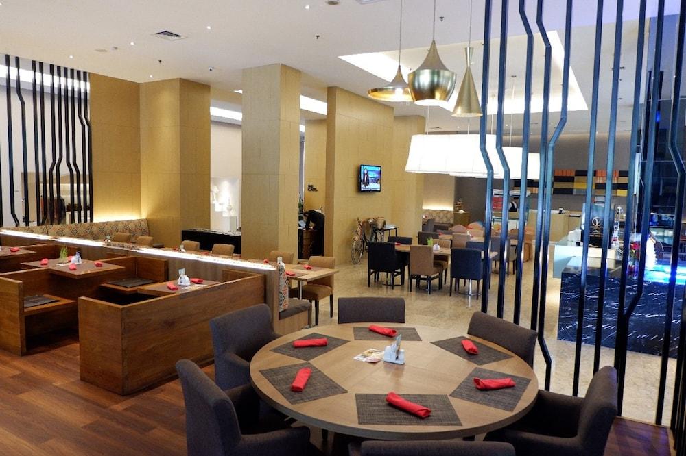 The Premiere Hotel Pekanbaru Luaran gambar