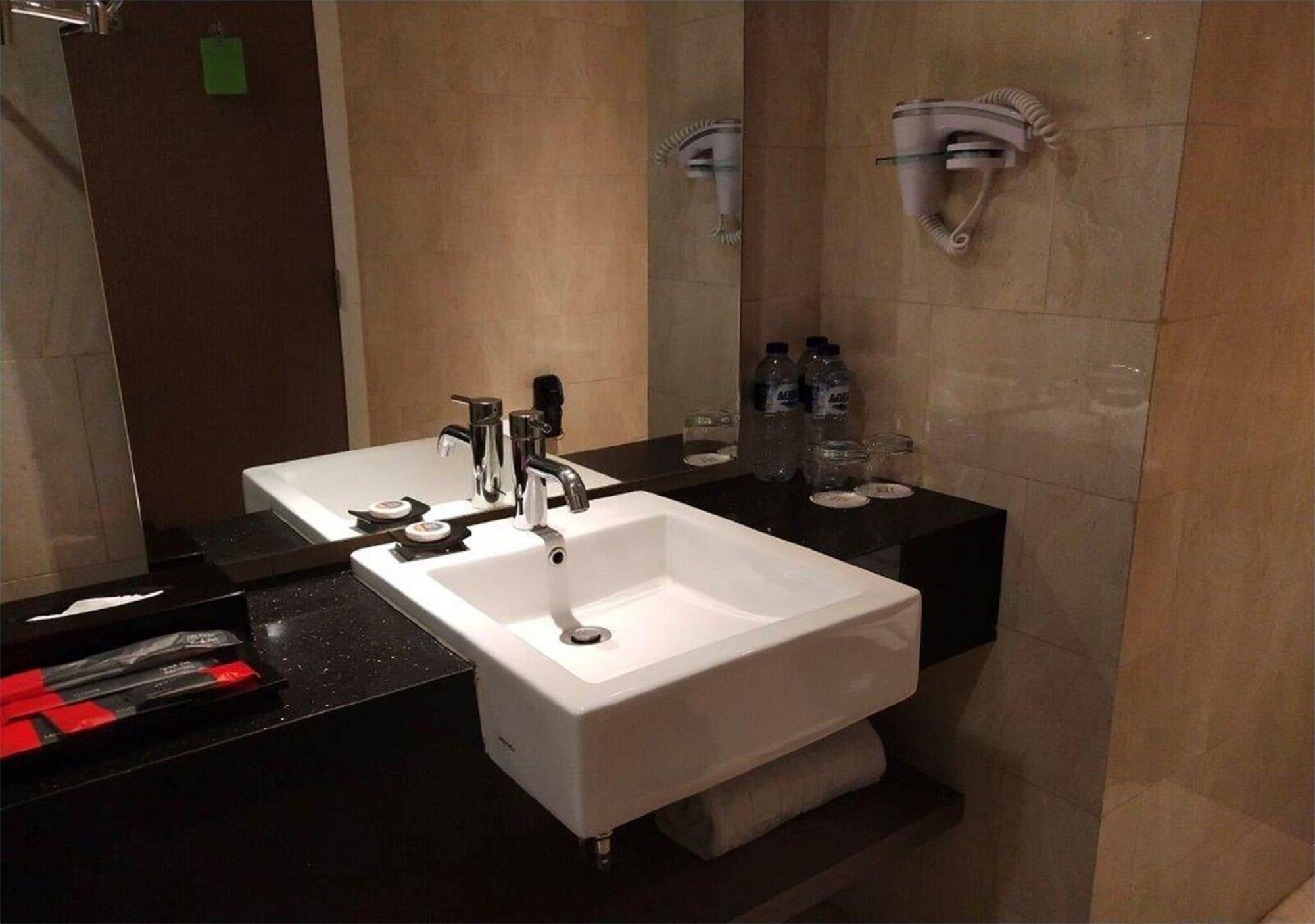 The Premiere Hotel Pekanbaru Luaran gambar