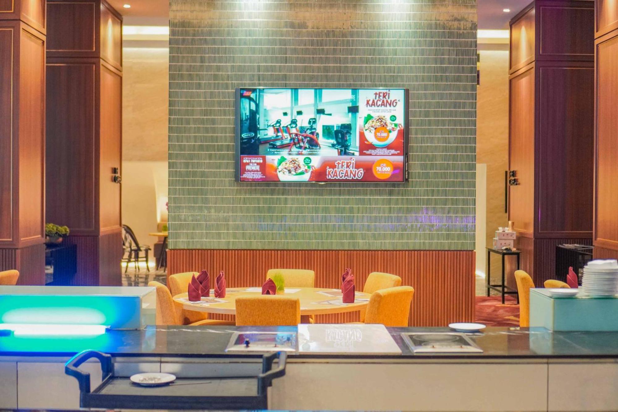 The Premiere Hotel Pekanbaru Luaran gambar