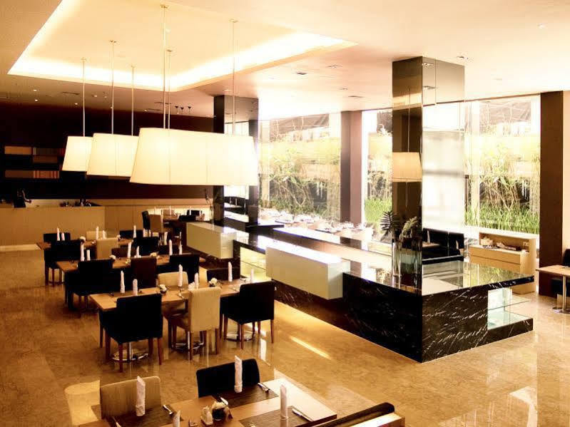 The Premiere Hotel Pekanbaru Luaran gambar