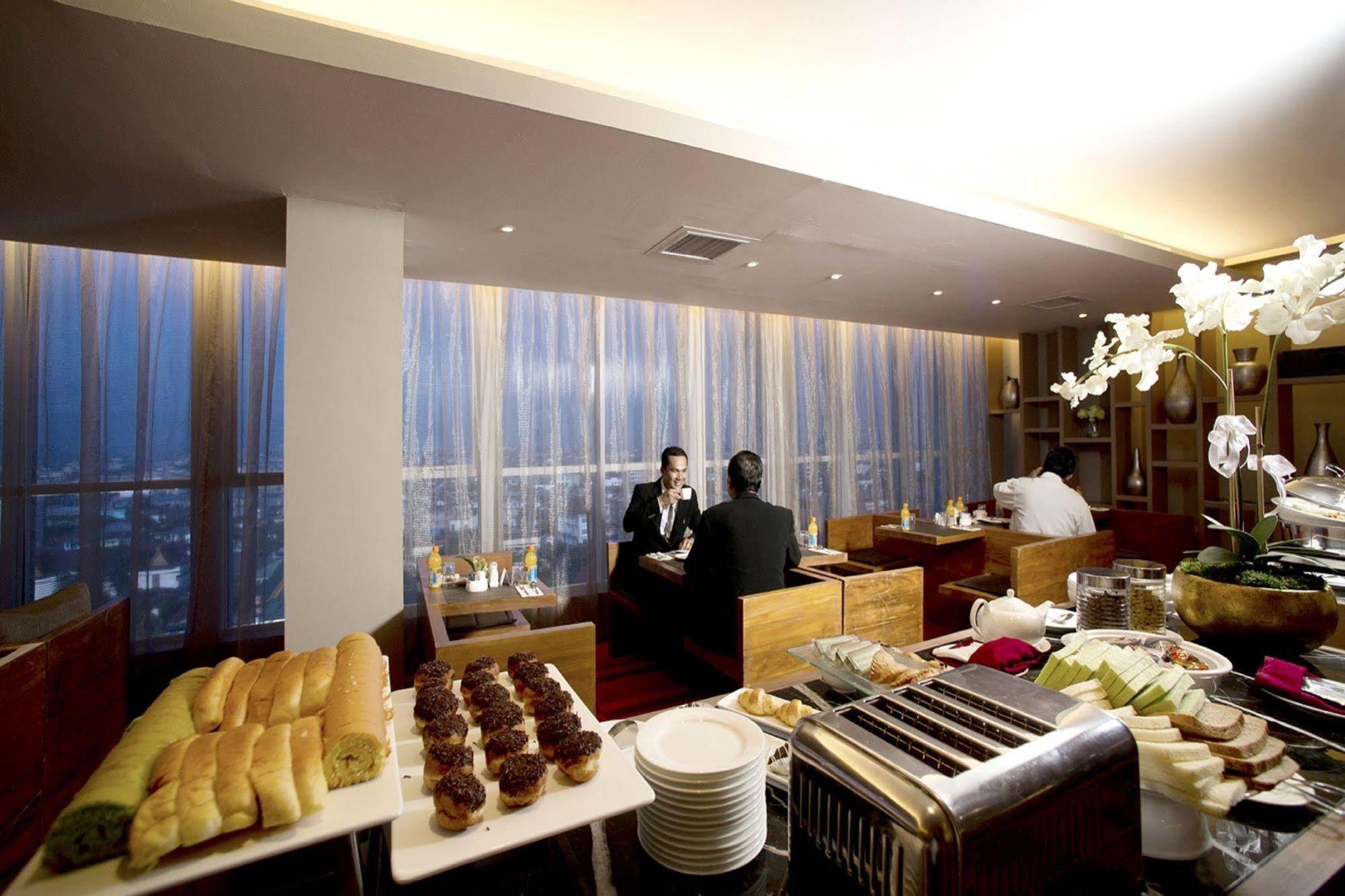 The Premiere Hotel Pekanbaru Luaran gambar