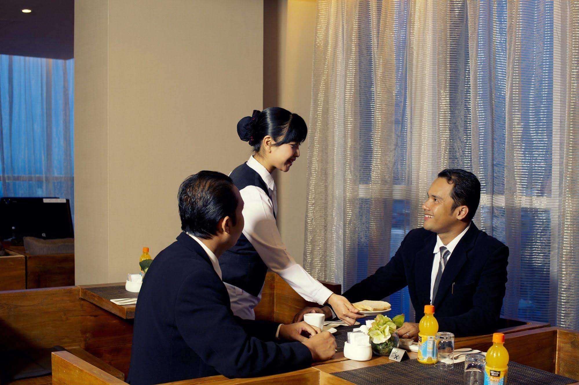 The Premiere Hotel Pekanbaru Luaran gambar